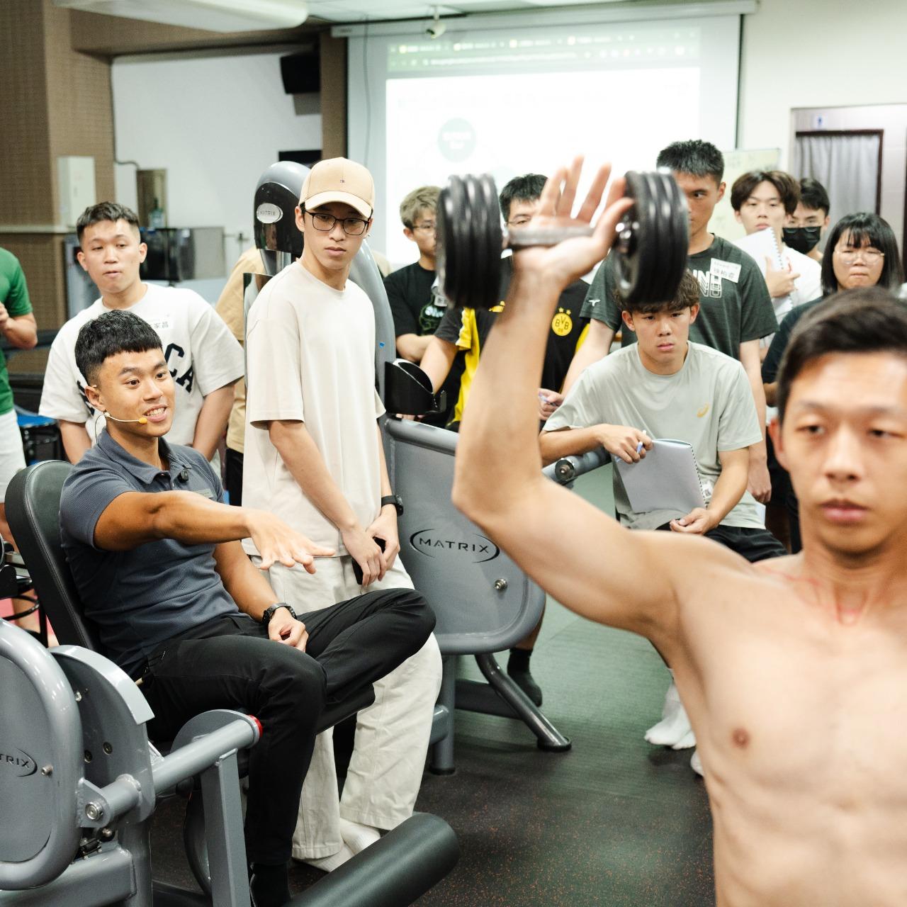 動作健康360｜臺灣首屈運動醫學整合機構 髂薦關節評估練習