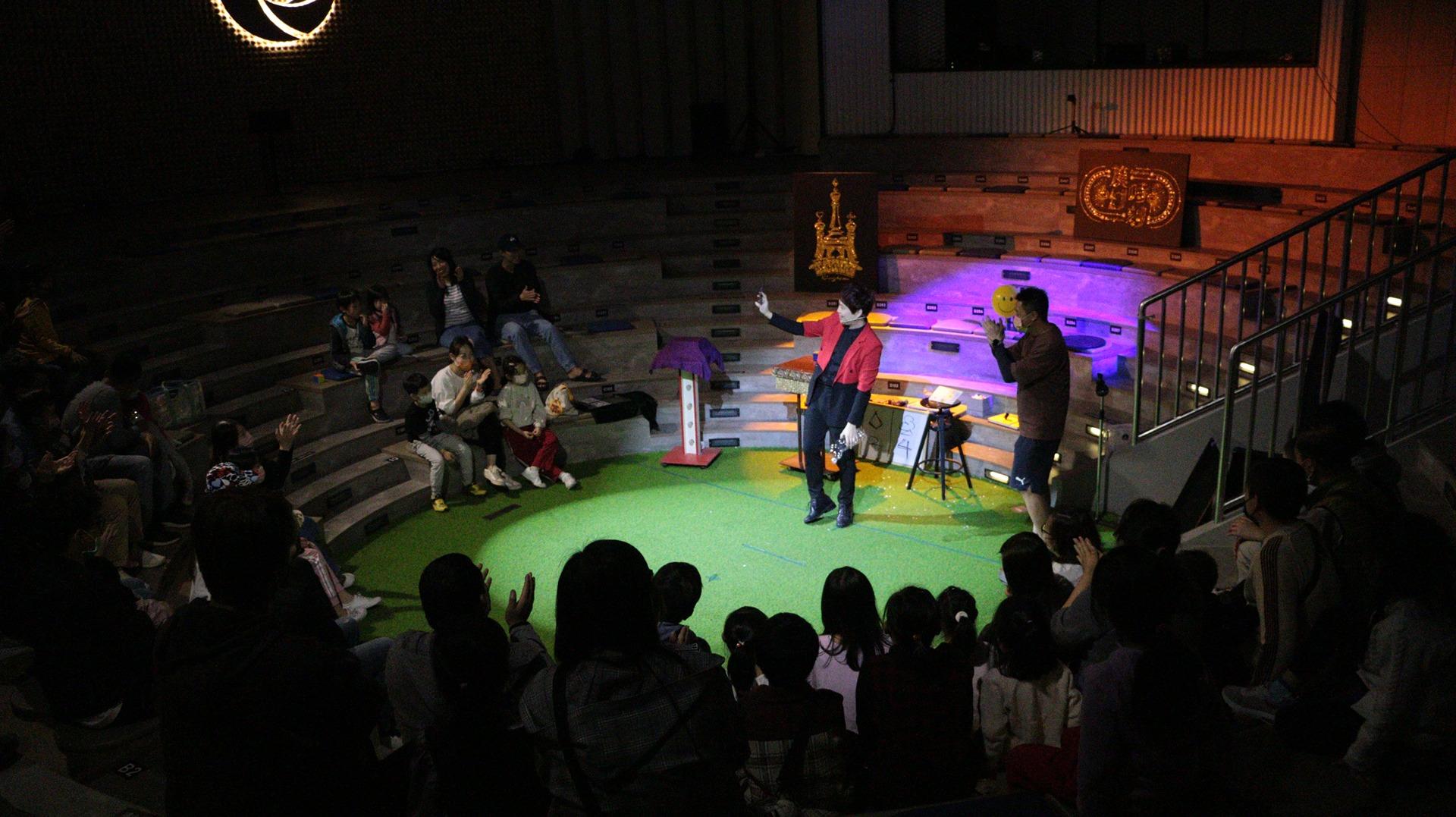 魔術師林坤毅 厲害的魔術師在這裡~