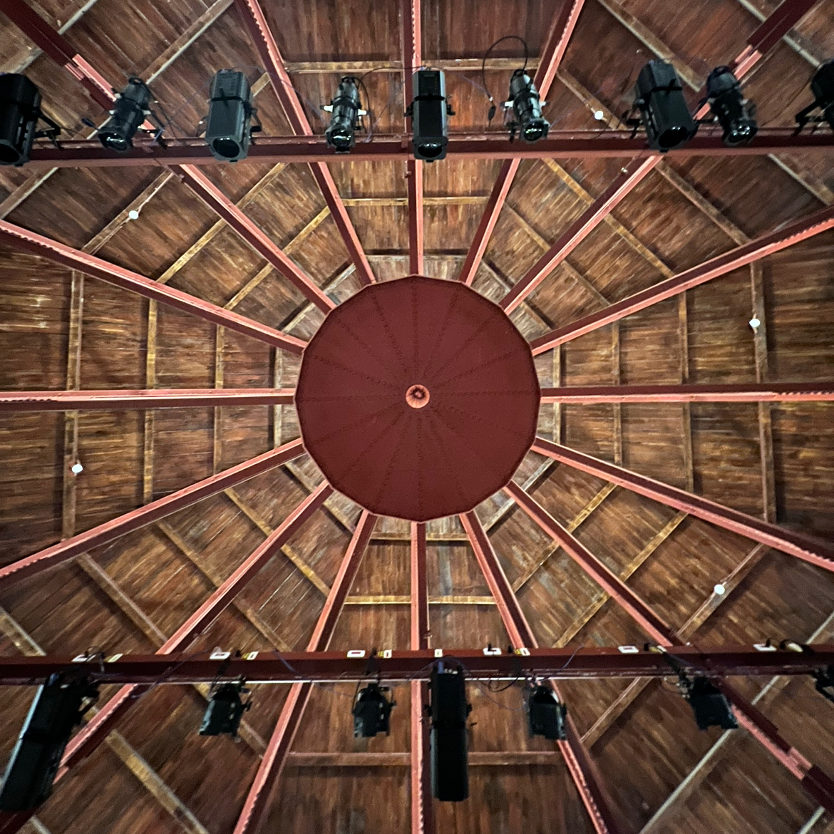 在地女子曼蒂說｜專業形象打造 x 7日挑戰營 x 品牌行銷規劃 #taiwan #Taipei #臺北 #萬華 #艋舺 #西門町 #台湾 #コーヒー @fongdacoffeehk @somebodycafe @ninedayscoffee @cho_cafe @muyuing @ximen_the_red_house  #文化永續 #文化傳承的使命感