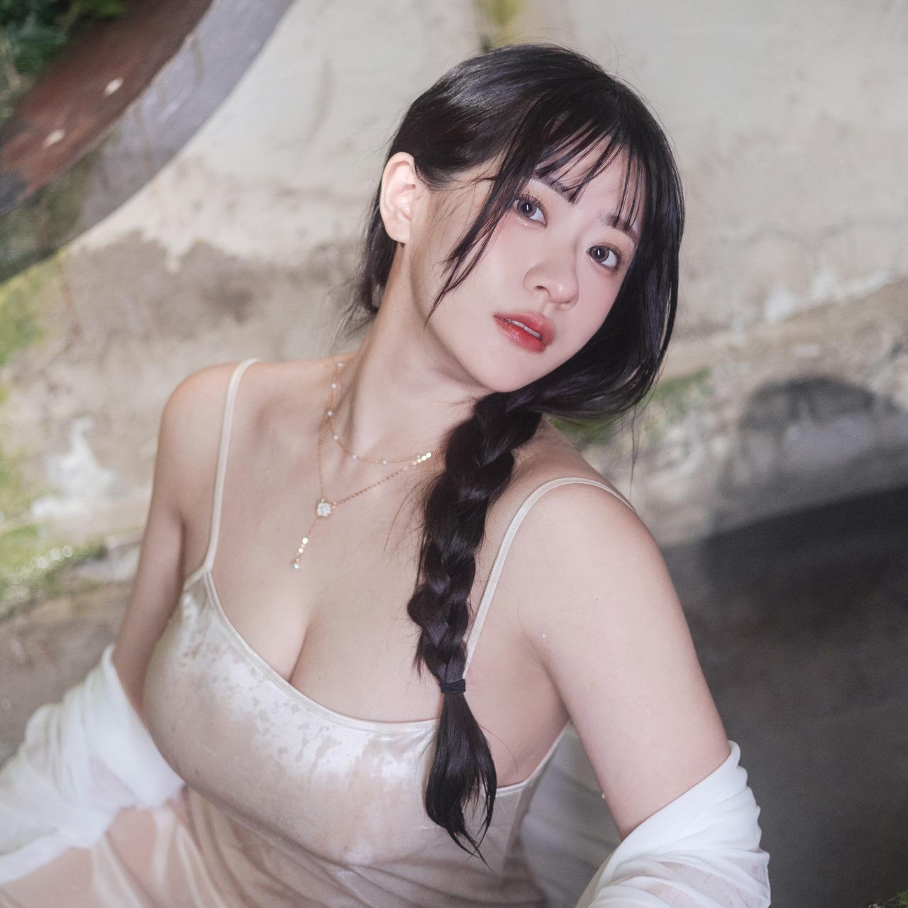 球球 經典寶貝球以上有３０張電子寫真唷