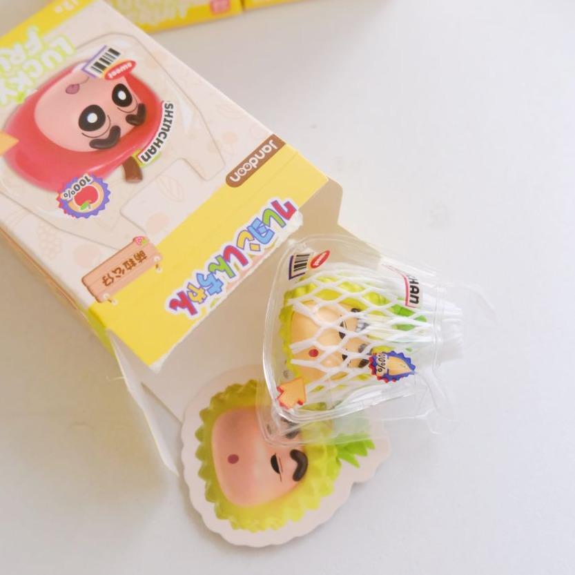 sunsetgoods 日落小物｜正版授權專賣店 《蠟筆小新》新品登場♥︎｜水果大餐萌粒公仔盲盒 NT$120