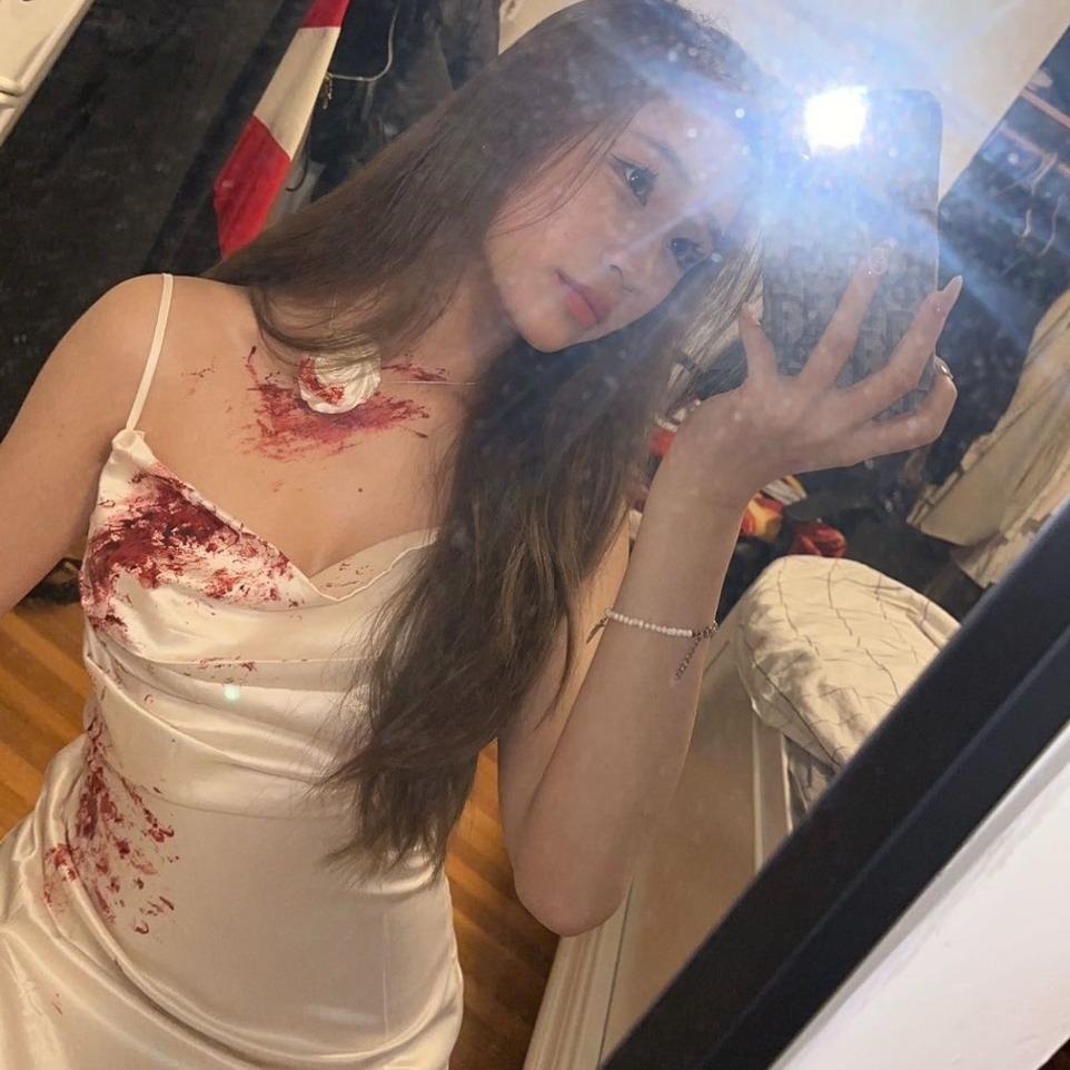 凌霏 客製化專屬服裝