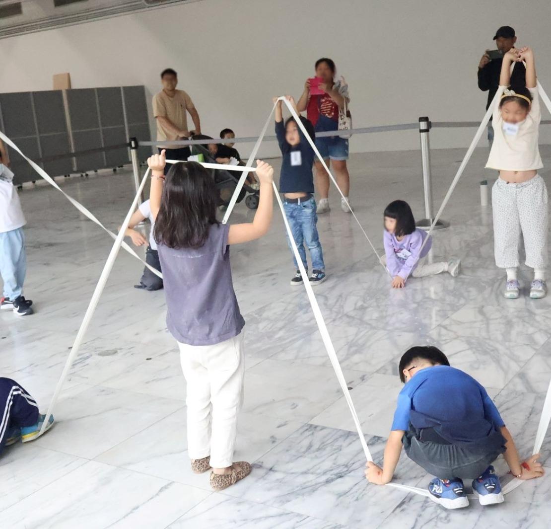 新鮮事│以空間為畫布，身體為彩筆──「帶著形狀去跳舞」律動工作坊側記