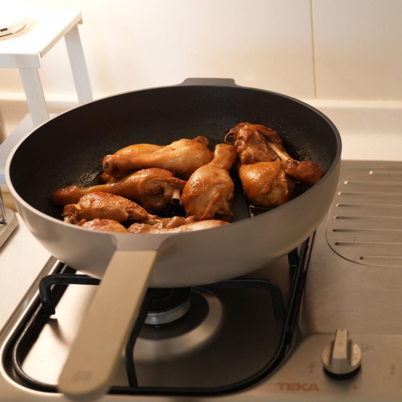 艾比Abby ➤ 開團時間：04/14 - 04/27(一)截止 🎁團購限定優惠 滿額贈全館滿5000元(可累贈) 贈★艾樂簡約真陶瓷激凍杯800ml(款式/顏色隨機) 滿額免運 本島滿990元即免運費