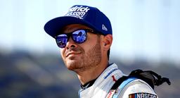 Larson enjoys close relationship with Urban Youth Racing School | Hendrick Motorsports