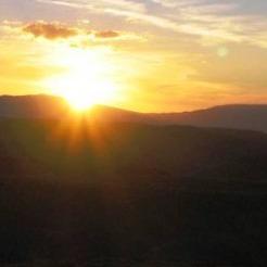 撥開迷霧．曙光乍現