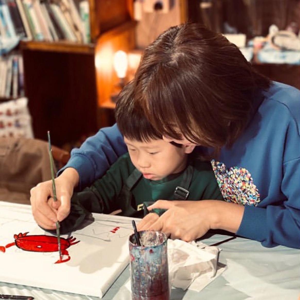 𝐖𝐡𝐢𝐭𝐞 𝐜𝐚𝐧𝐯𝐚𝐬 留白畫室