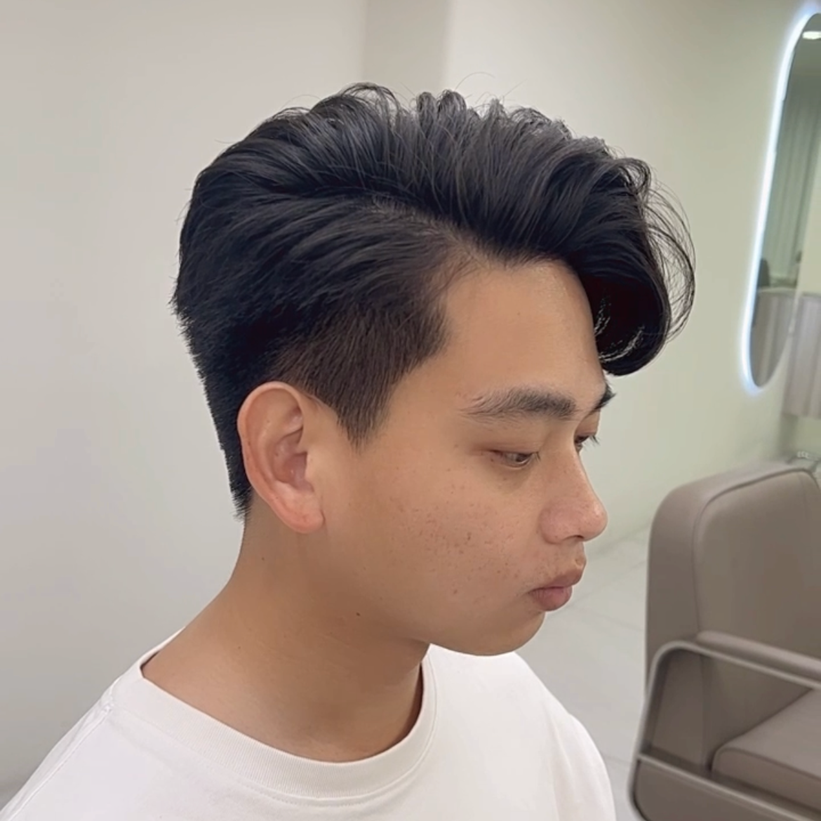 髮型設計師Winny 操作項目：韓式燙髮