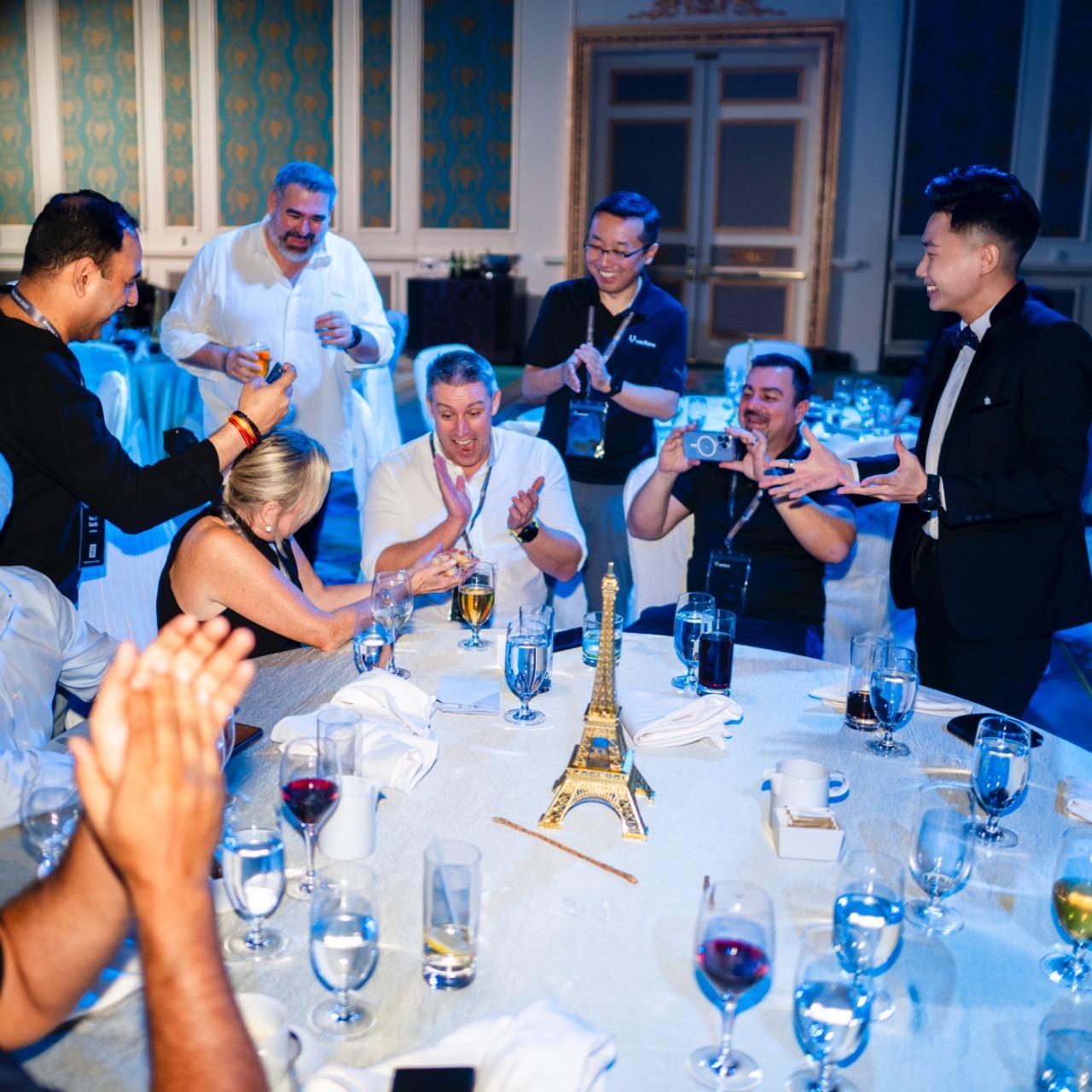 Billykongmagic close up magic