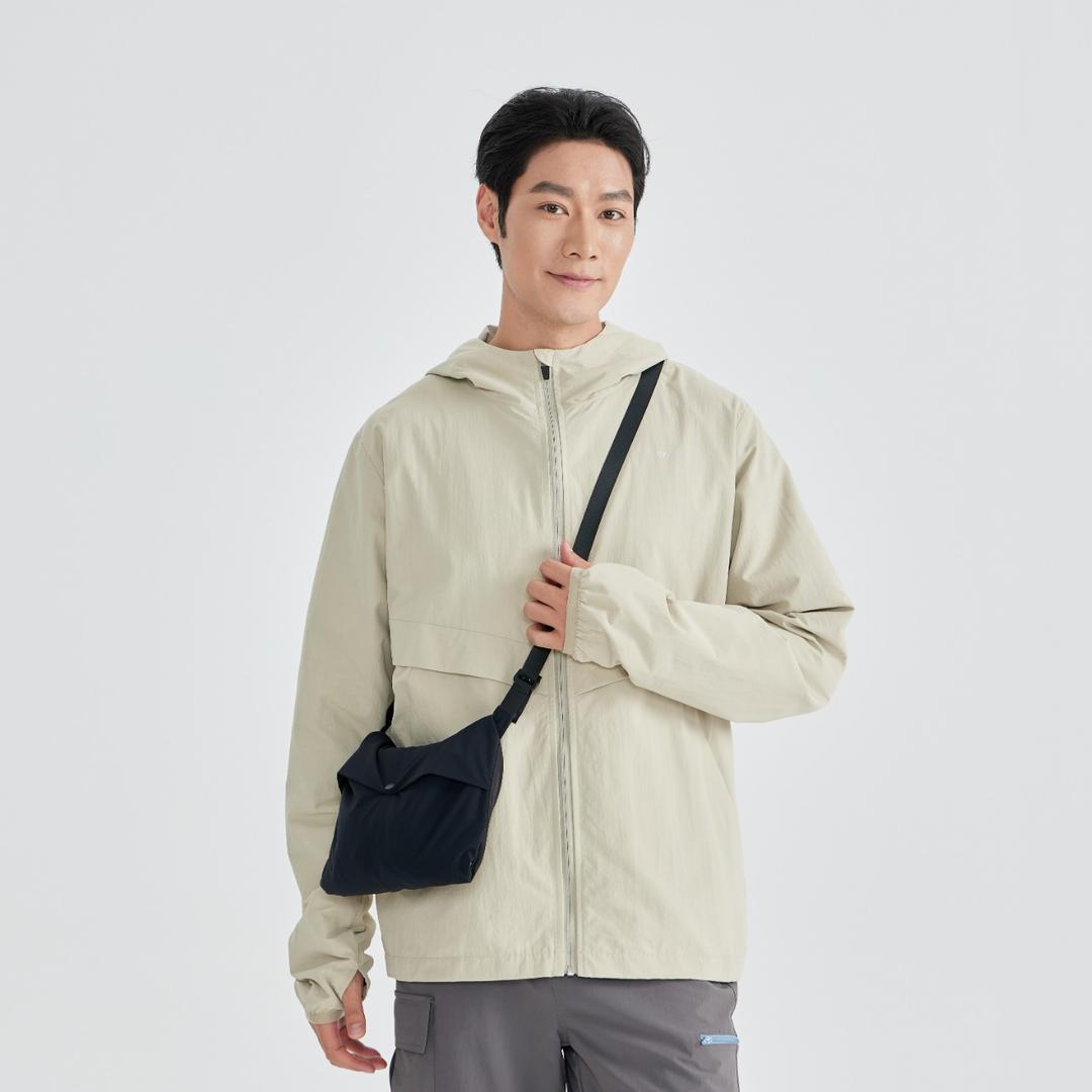 UV100 台灣防曬品牌 國際認證 時尚保暖男款外套
