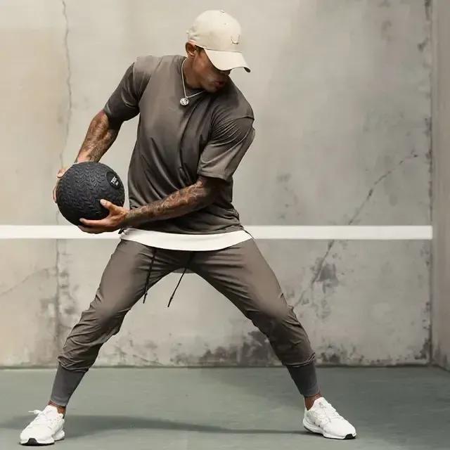 加石磅 《舒適與時尚並存：健身服飾穿搭的黃金準則》