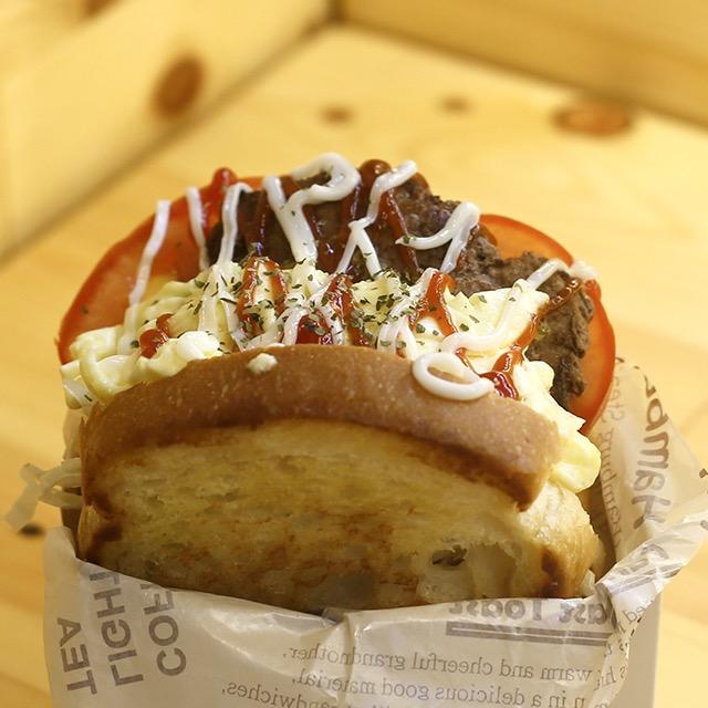 ❄️ 宜！蘭人市集｜蘇澳場 ❄️ 販售爆蛋吐司、輕食捲餅、飲品、甜品。