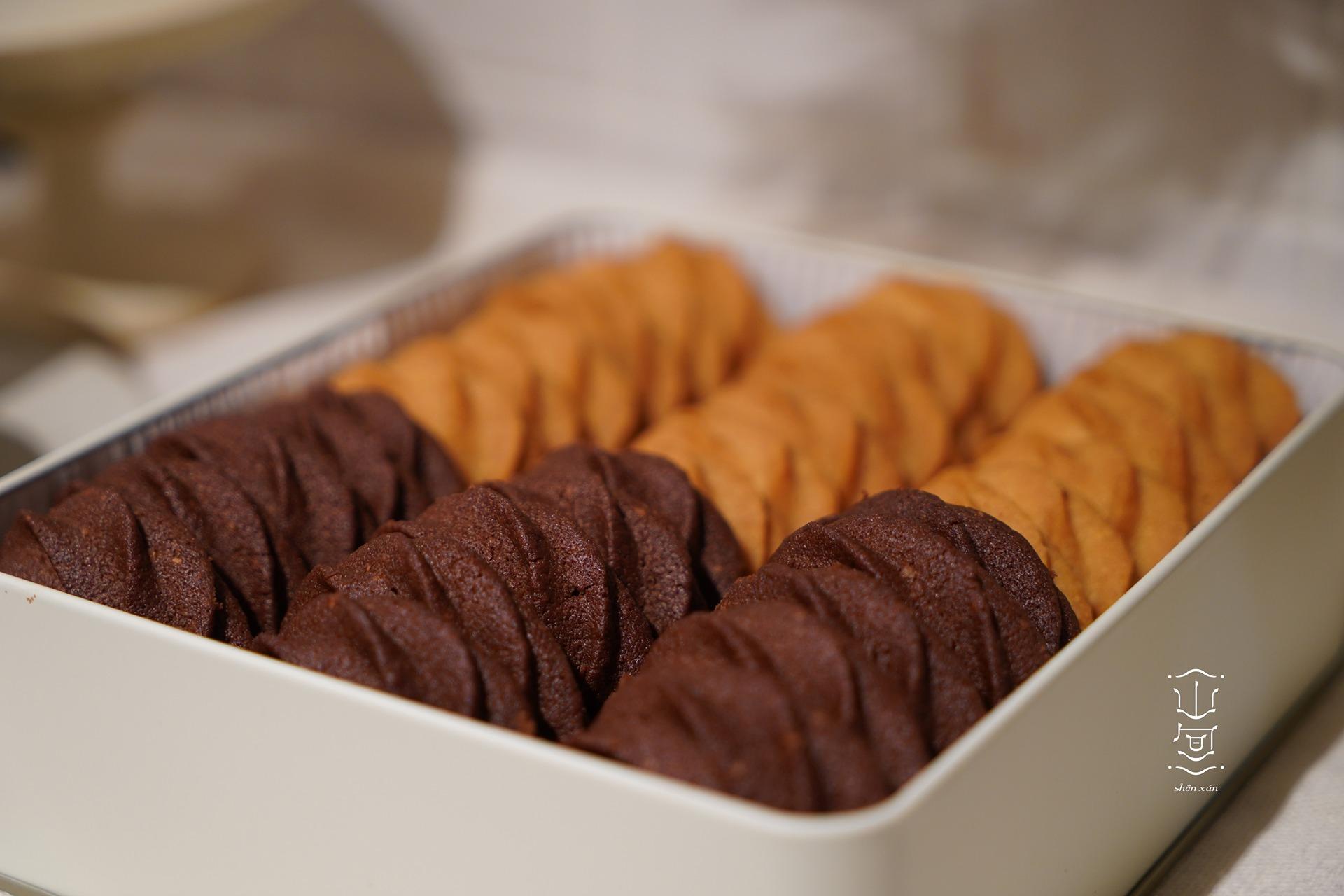 山旬 shān xún 山旬 shān xún｜四季鐵盒餅乾 ． 點心專門｜喜餅｜彌月｜送禮