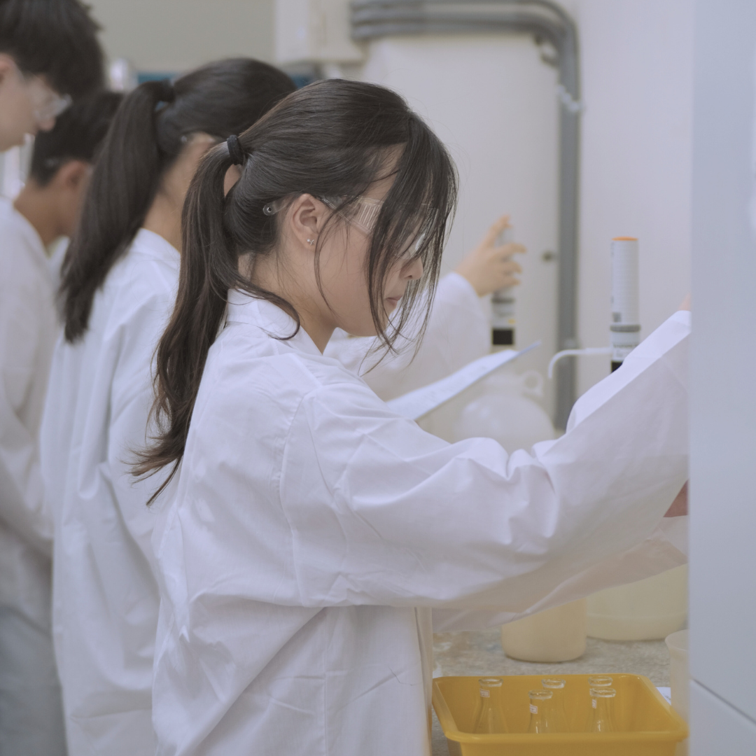 第十九屆台大化工營 碘鐘實驗