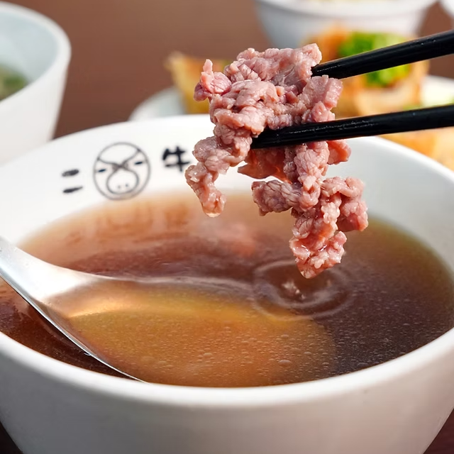 台南溫體牛肉湯 台南牛肉湯 台南牛腩湯 安平牛肉湯 台南二牛