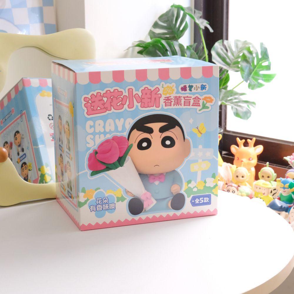 sunsetgoods 日落小物｜正版授權專賣店 《蠟筆小新》✸炫砲禮物🎁｜超巨大香薰花朵公仔盲盒 NT$799