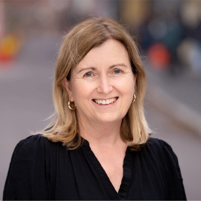 超越遊戲 Beyond Playmaking Laura Lundy Professor of Children's Rights