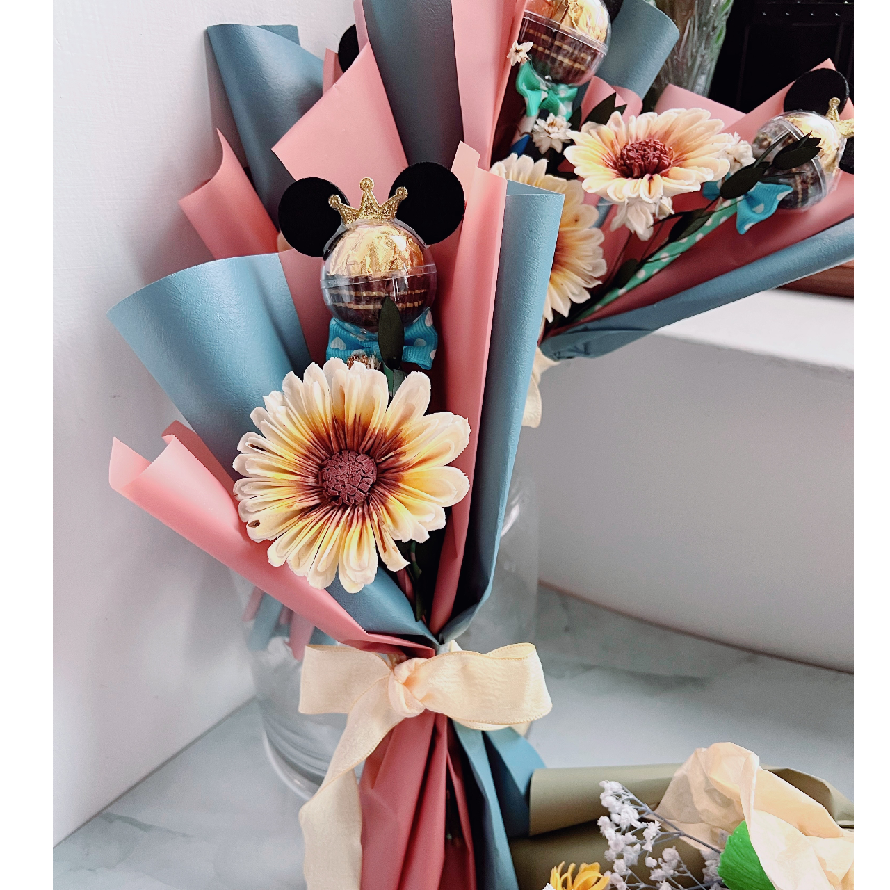 Rachel 不只有花 金沙花束（單顆）、米奇花束、金莎花束、米奇米妮金莎花束、乾燥花花束、畢業典禮、大量接單