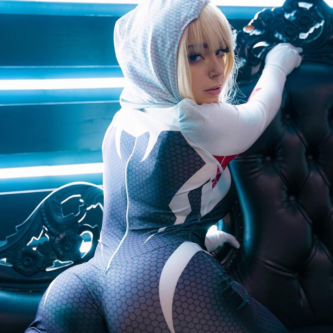 Watch Serinide's latest release | Tiktok, Twitch, Instagram, Twitter