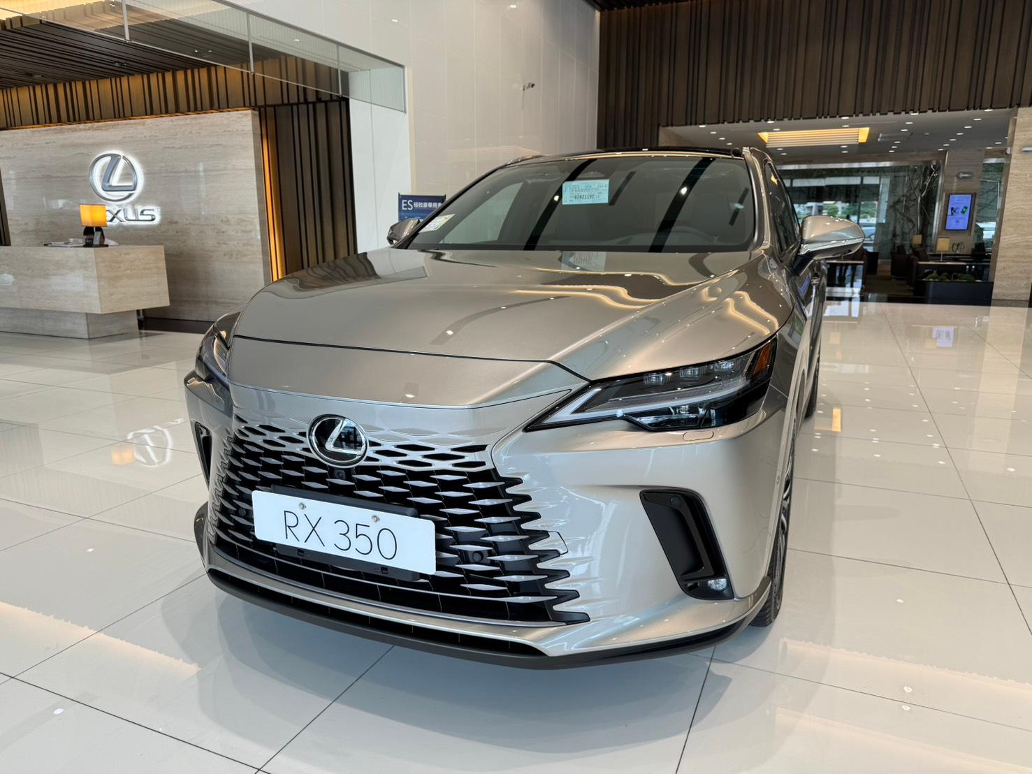 莊舜博 安全守護＋渦輪快感，RX 350 一次滿足！
