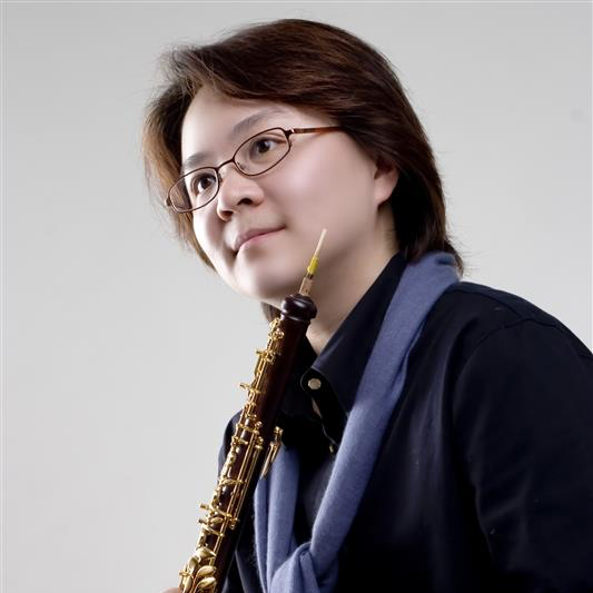 林雨靜  Jamie Lin 【109教學特優教師】通核中心教授干詠穎 熱愛音樂 欣賞藝術