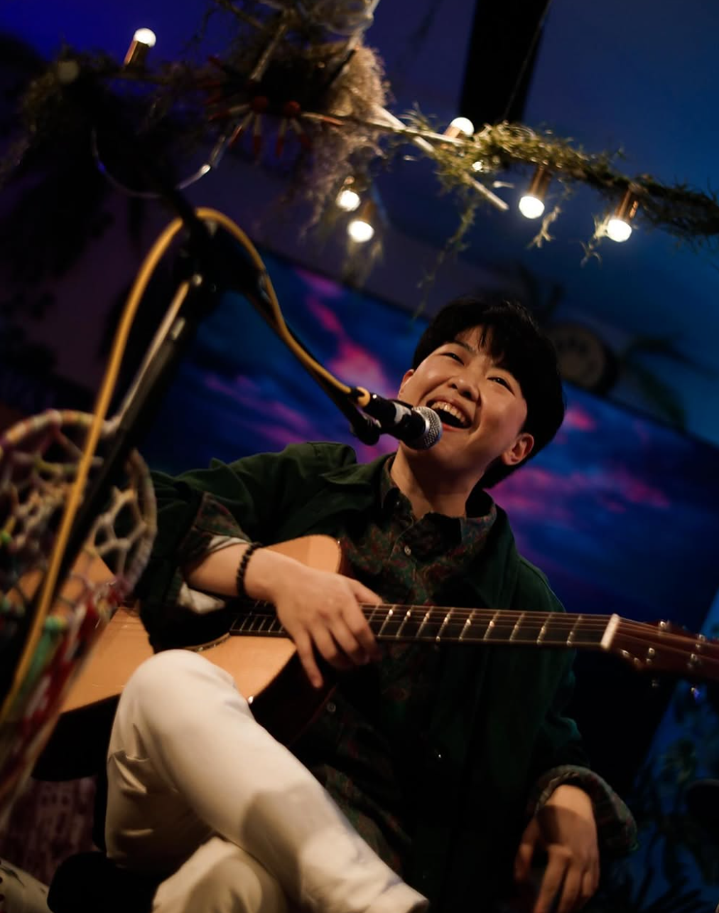 邱舒 Chiu Shu 《Chill舒暢》音樂分享會｜南豐紗廠The Mills 　 Music Sharing Session “Chill舒暢”, The Mills (HK) – Acoustic co-performance with HiBye, blending guitar textures and improvisational vocals. 