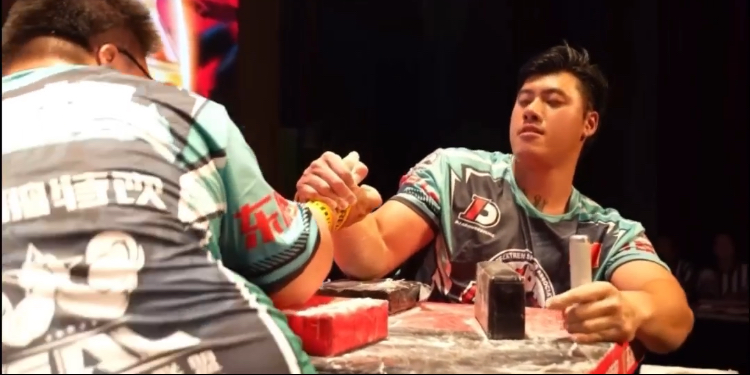 Hkarmwrestling