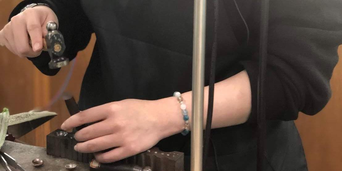 漂泊嵐 拿了酷酷的珠寶加工乙級