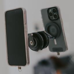 ☞ 手機磁吸支架 / 06.01