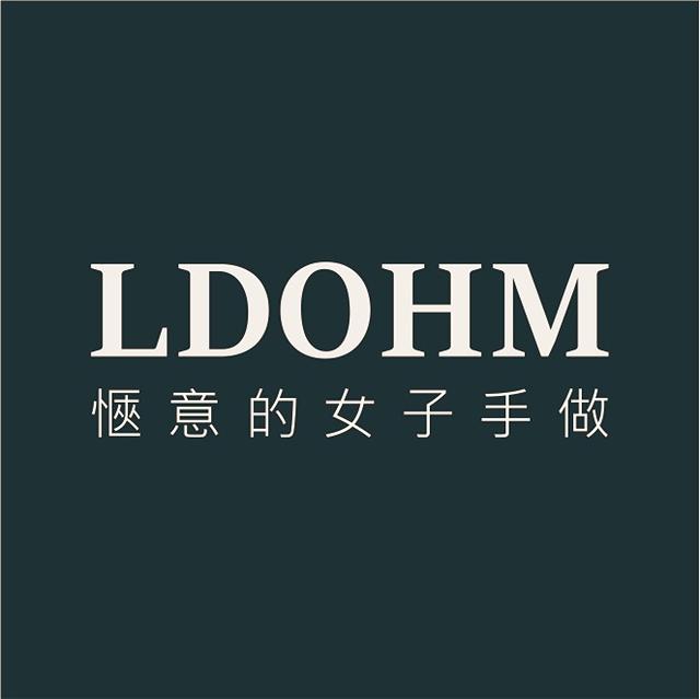 LDOHM 愜意的女子手做