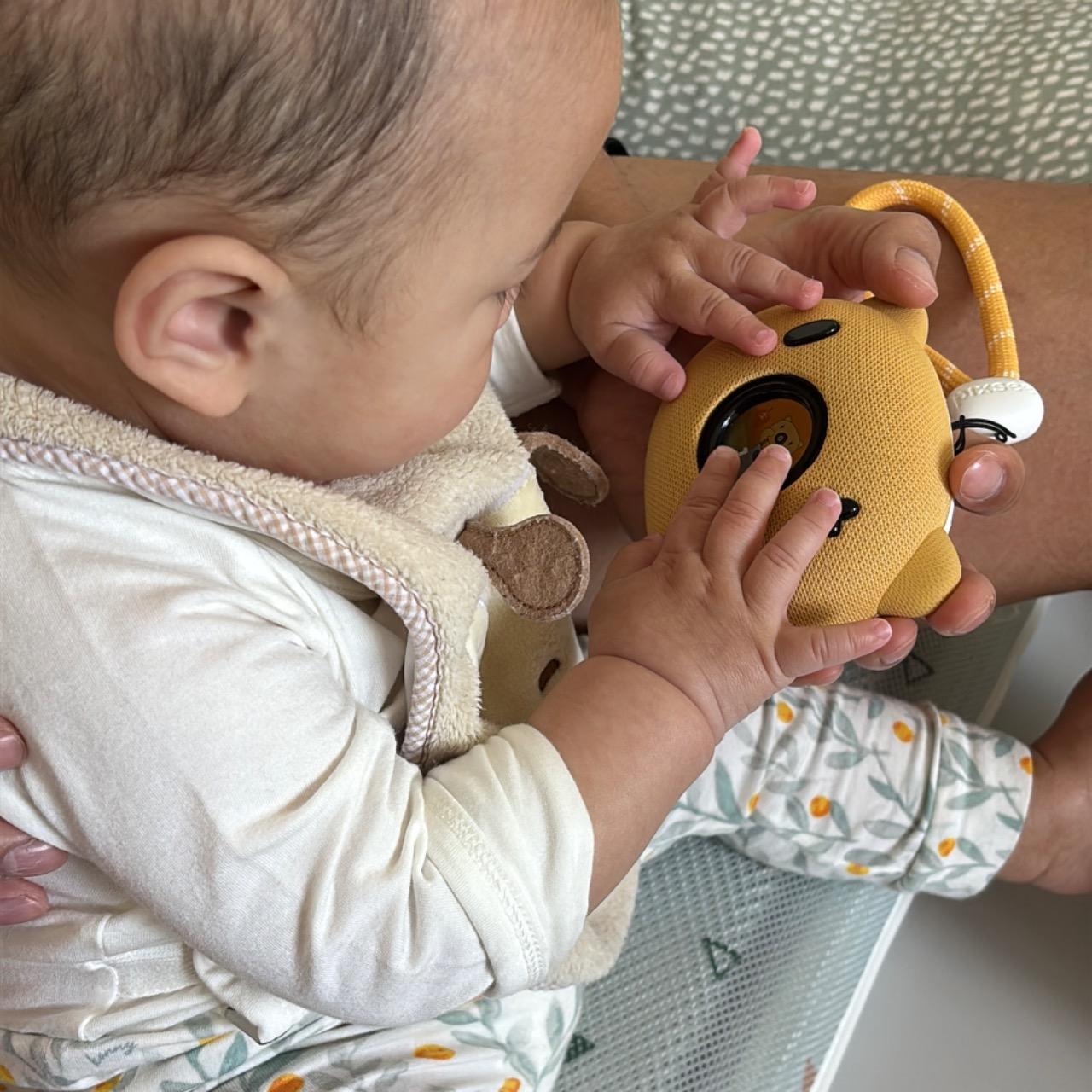 ＠chienbuy 【4/8-4/14】Pixsee Wonders中英雙語互動故事機+寶寶攝影機