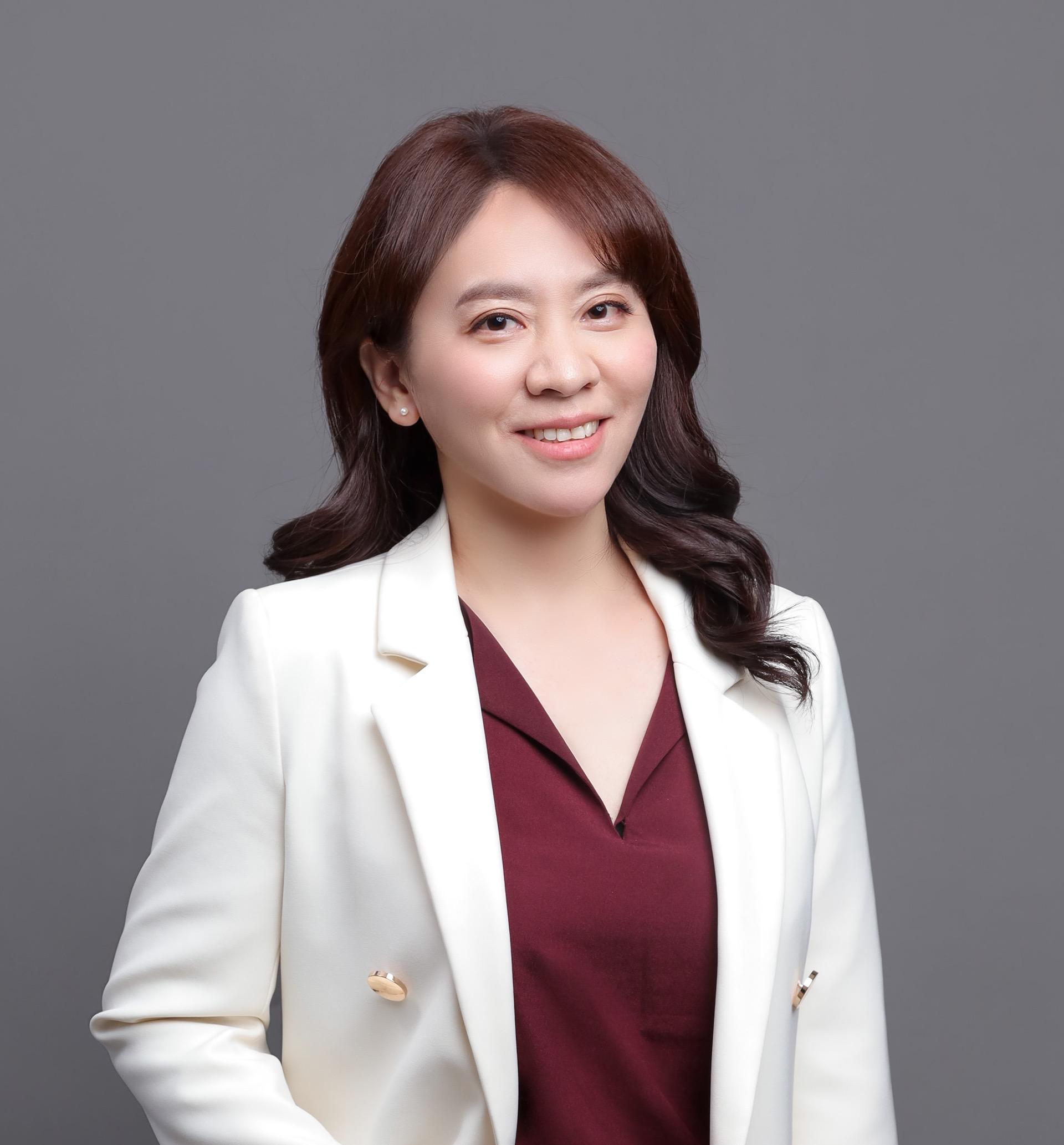 Elaine Tapia | 蕭伊倫