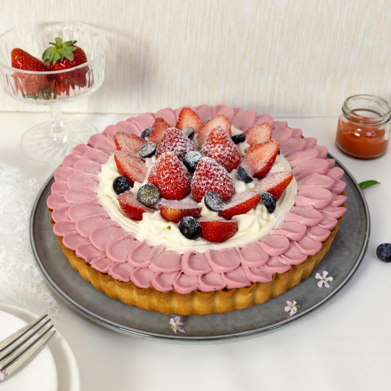 深夜裡的法國手工甜點 花園草莓塔