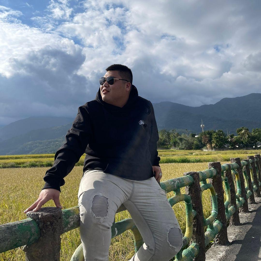 LUOWEI Media 斗六店 恰恰