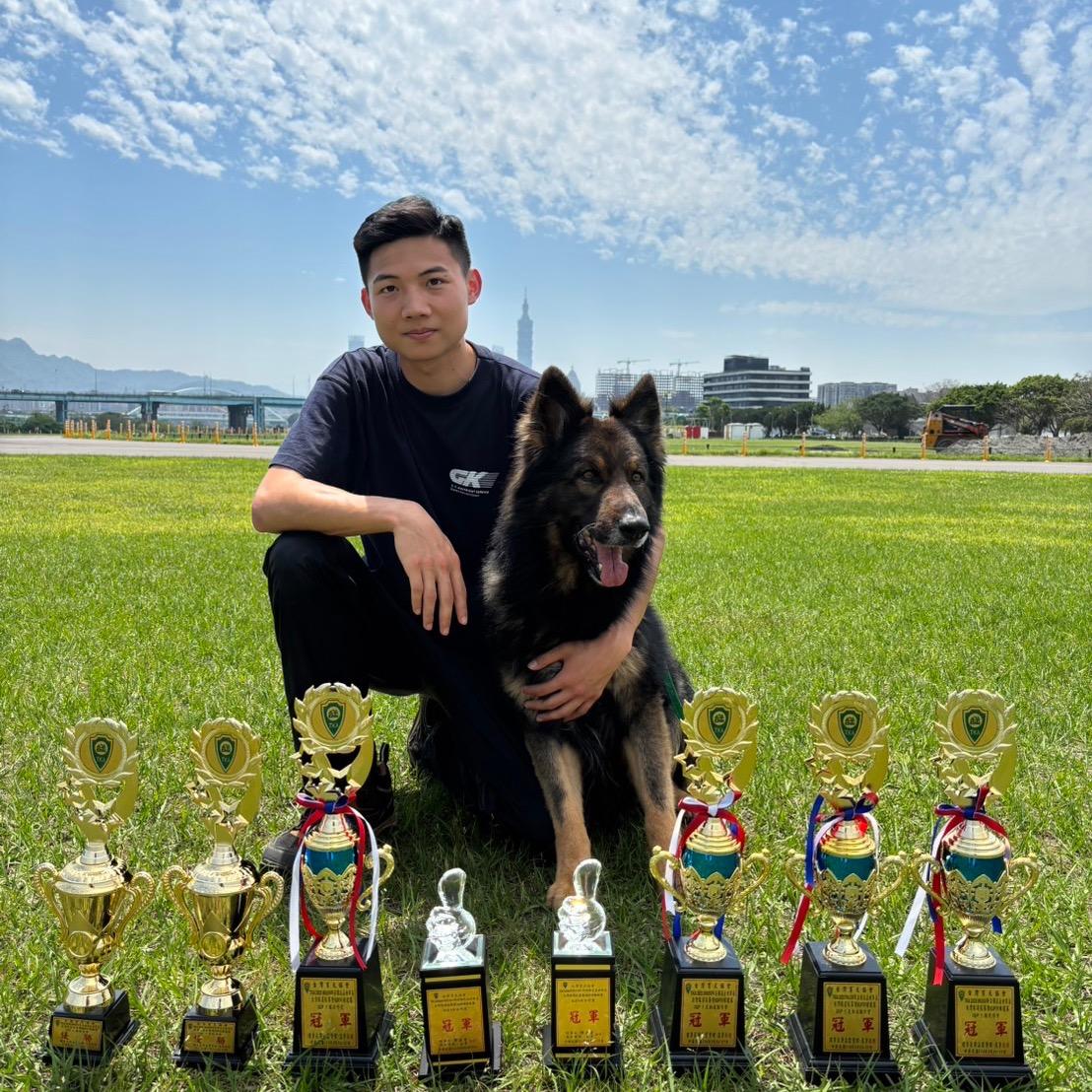 陳家班訓犬學校