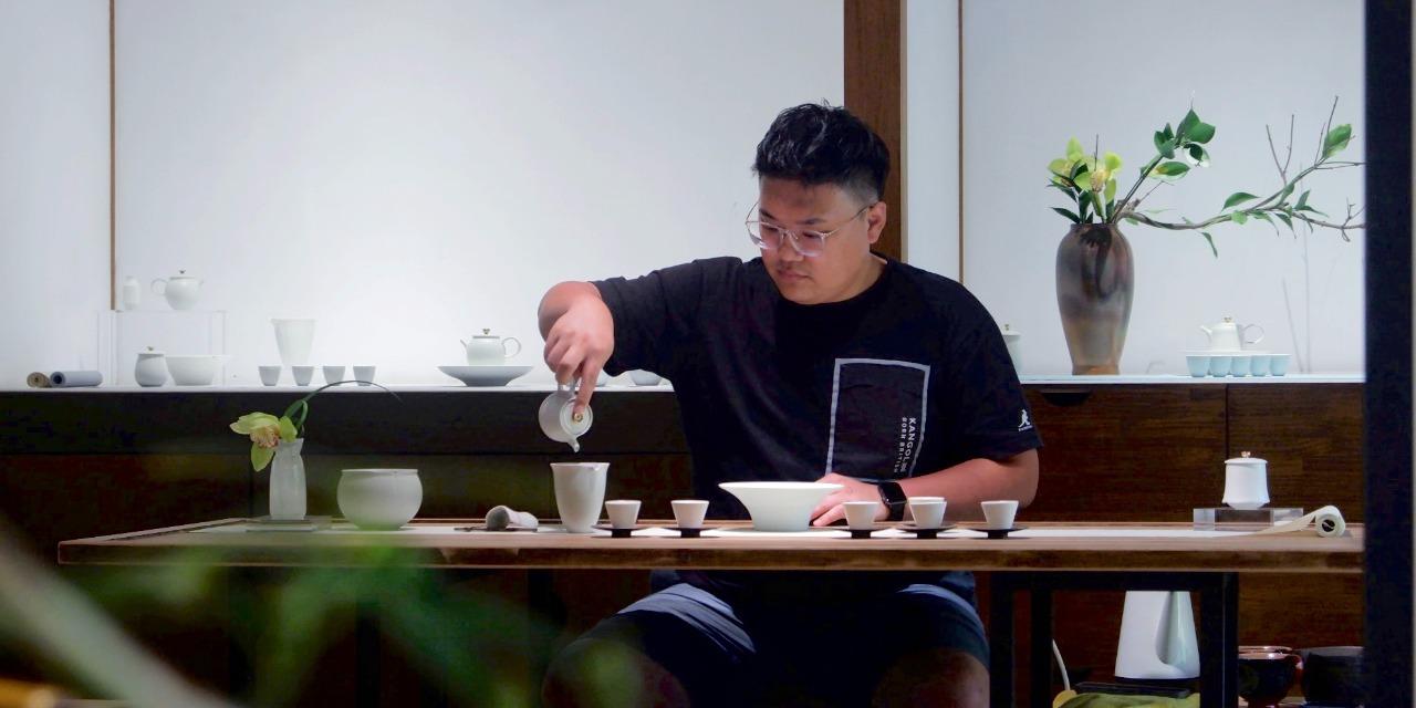 培 泥 製 皿 𓎹 ⌇  羅 士 修  簡 介