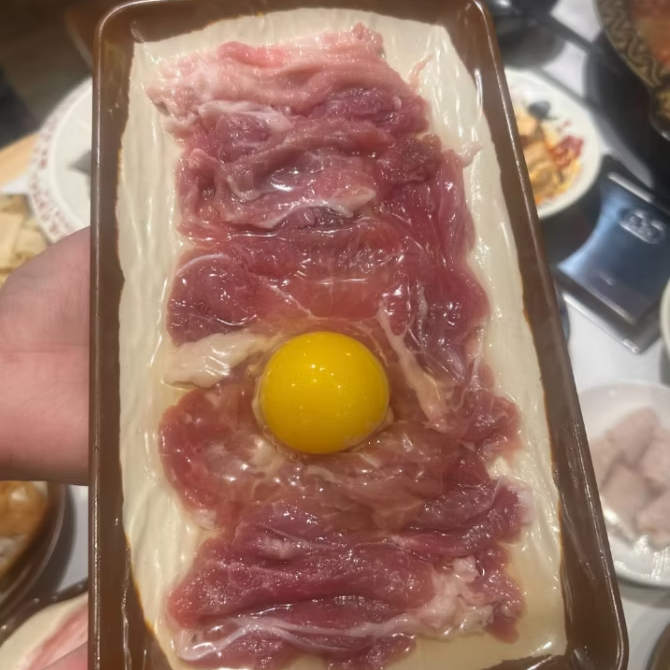 台南辣麼牛川味麻辣火鍋 四川牛油麻辣鍋 東北酸菜白肉鍋 慢熬龍骨鍋 青花椒麻鍋 台南溫體牛肉