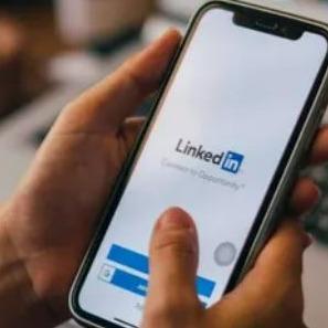 Shelley｜跨國培訓專家 ＆ 身心效能顧問 【天下雜誌專訪】放畢業照、MBTI 可以嗎？──國際人才「手把手 LinkedIn 教學」