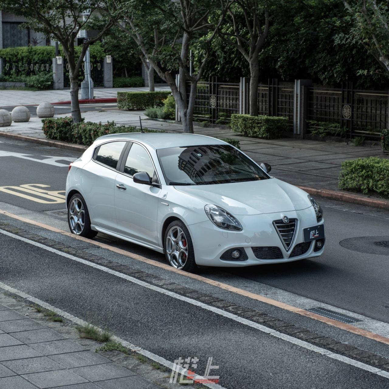 權上國際車業 AlfaRomeo Giulietta 愛快羅密歐 小鋼炮