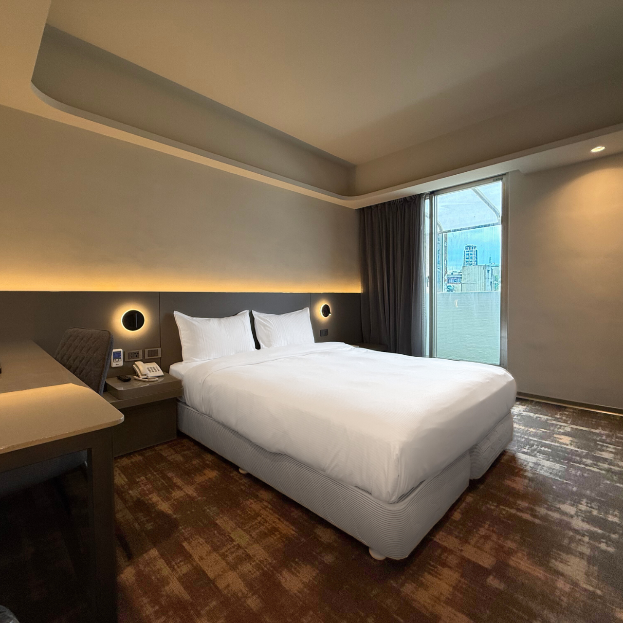 旅居文旅 HUB HOTEL｜會選書的旅館 西門驛站－昆明館