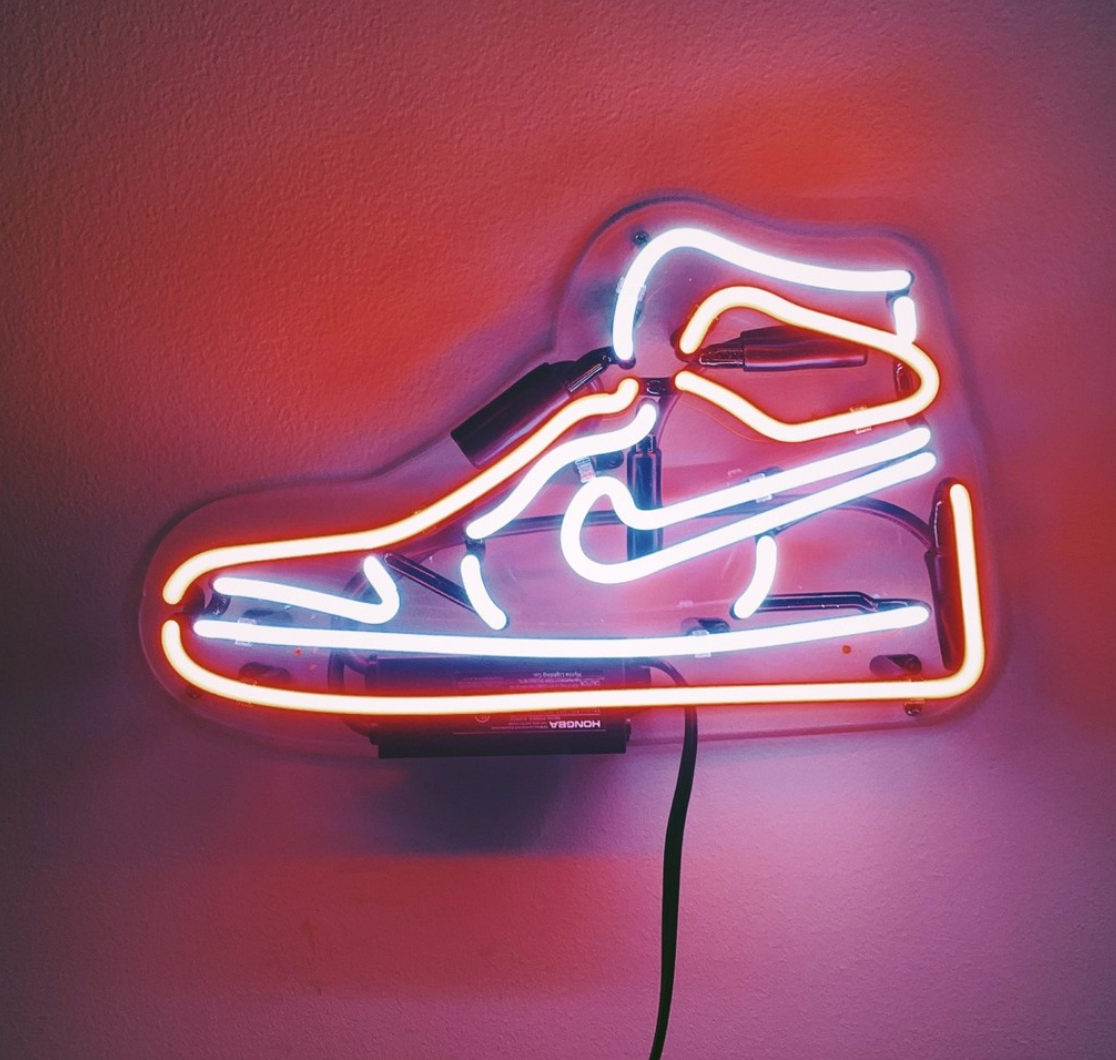 賽門｜創意企劃｜廣告文案｜內容撰稿 美國夢已死？不同時代背景，同樣的故事卻不斷上演