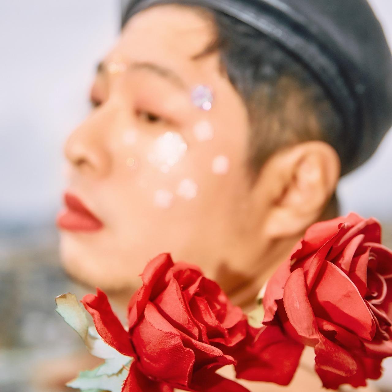 UG is HOT 靛花 tien faˊ：變裝就是，不斷穿上標籤再不斷脫下——變裝藝術家UG