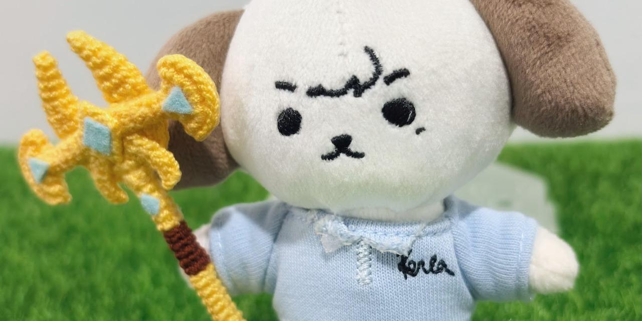 綠夕 Midoriyuu T1 Keria娃娃配戴《英雄聯盟》阿祈爾法杖，展示10公分娃娃武器配件成品