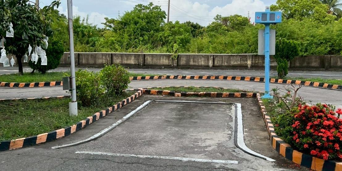 Yundrivingschool 倒車入庫