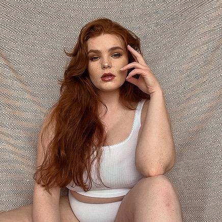 @missdeadlyred