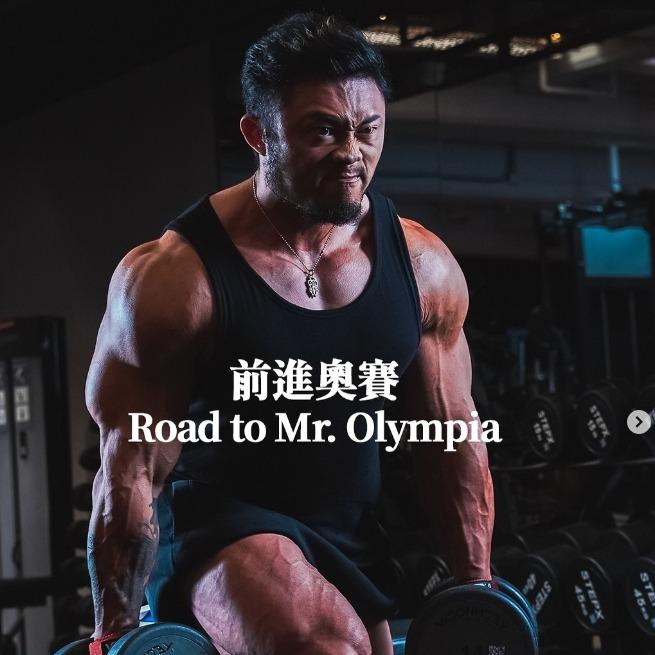 IFBBPRO 超級熱狗王 VG拉力帶 & TYR訓練鞋