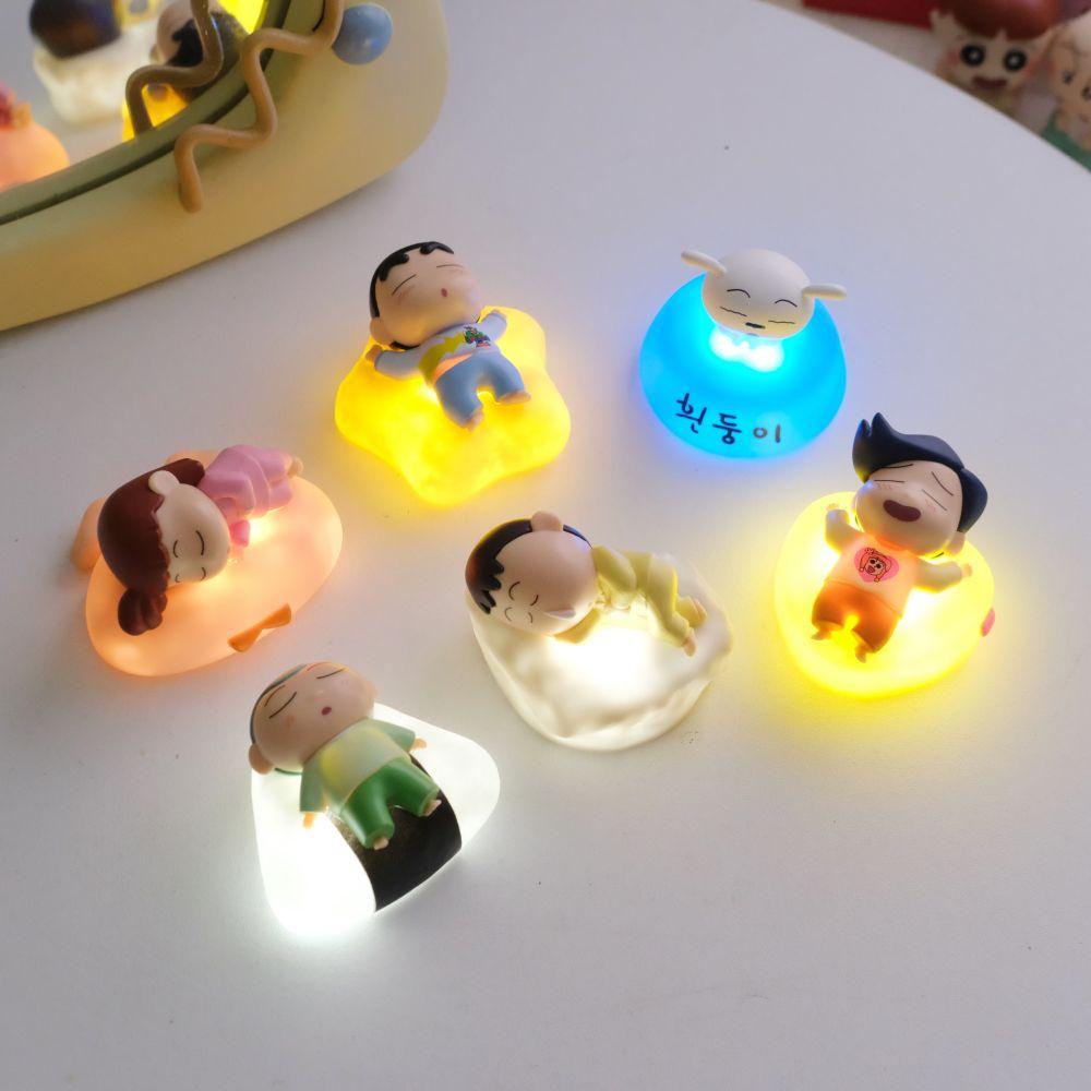 sunsetgoods 日落小物｜正版授權專賣店 《蠟筆小新》🇰🇷韓國限定｜甜睡系列公仔小夜燈盲盒 NT$250