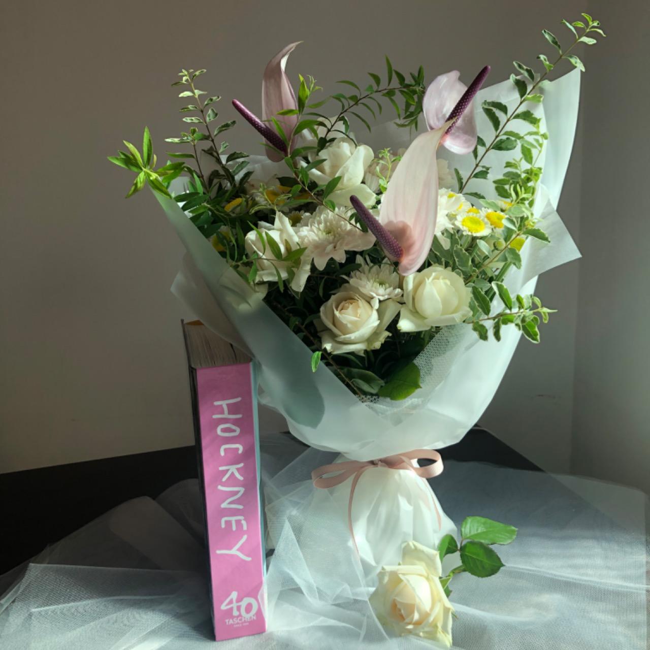 客製花束、生日花束、情人節花束、週年紀念日、聖誕花束、節慶花禮、鮮花花束、白色花束、白玫瑰、白玫瑰花束