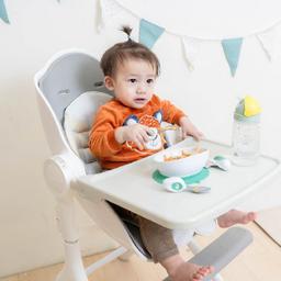----【詳細心得文】---- Oribel成長型餐椅。遊戲桌