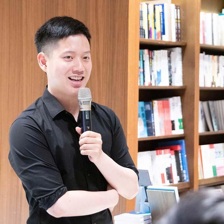 何則文 「榨乾你的學校吧！」如何把大學四年，讀出千萬價值？
